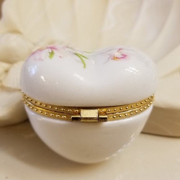 Porcelain heart shaped trinket - Picture 7 of 7
